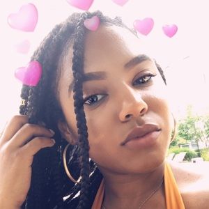 Meet your Posher, Queniece